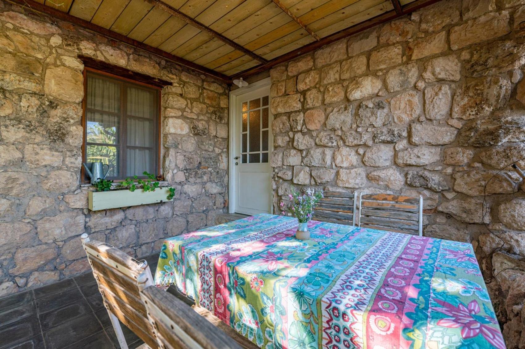 Hemdatya Stone Suites In The Galilee Ilaniya Rom bilde