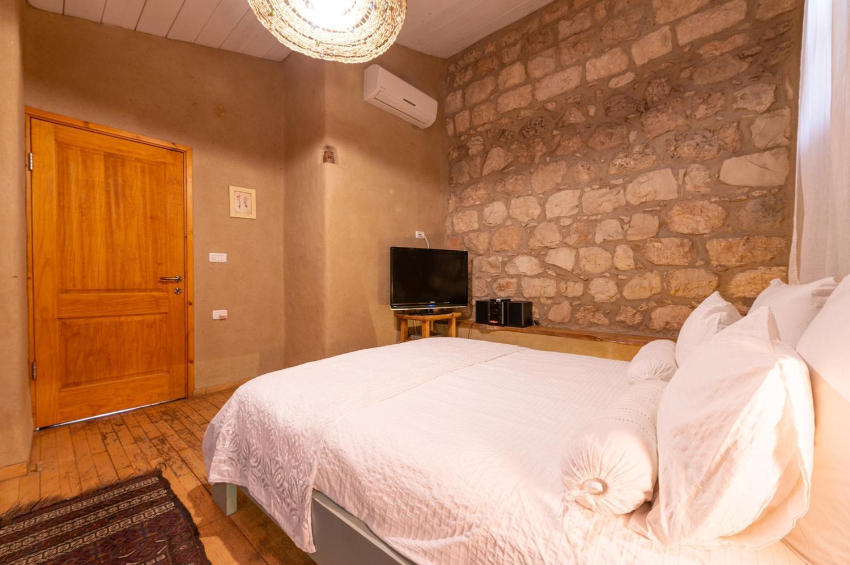 Hemdatya Stone Suites In The Galilee Ilaniya Rom bilde